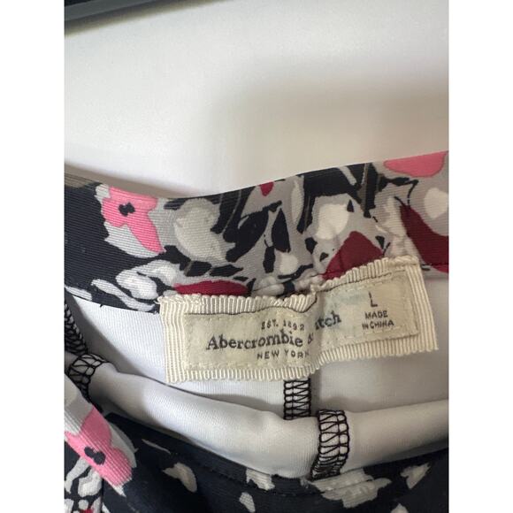 Abercrombie & Fitch🌿Floral Skater Mini Skirt Navy Pink White Size L Fit & Flare - Picture 7 of 10